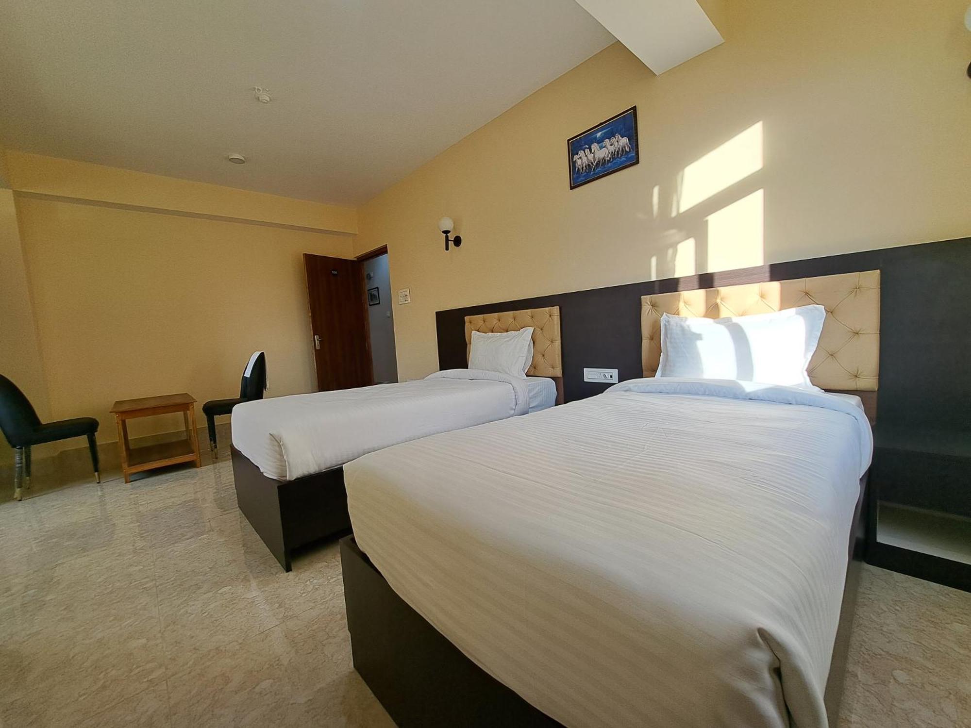 גנגטוק Snow White Retreat Hotel And Restaurant מראה חיצוני תמונה